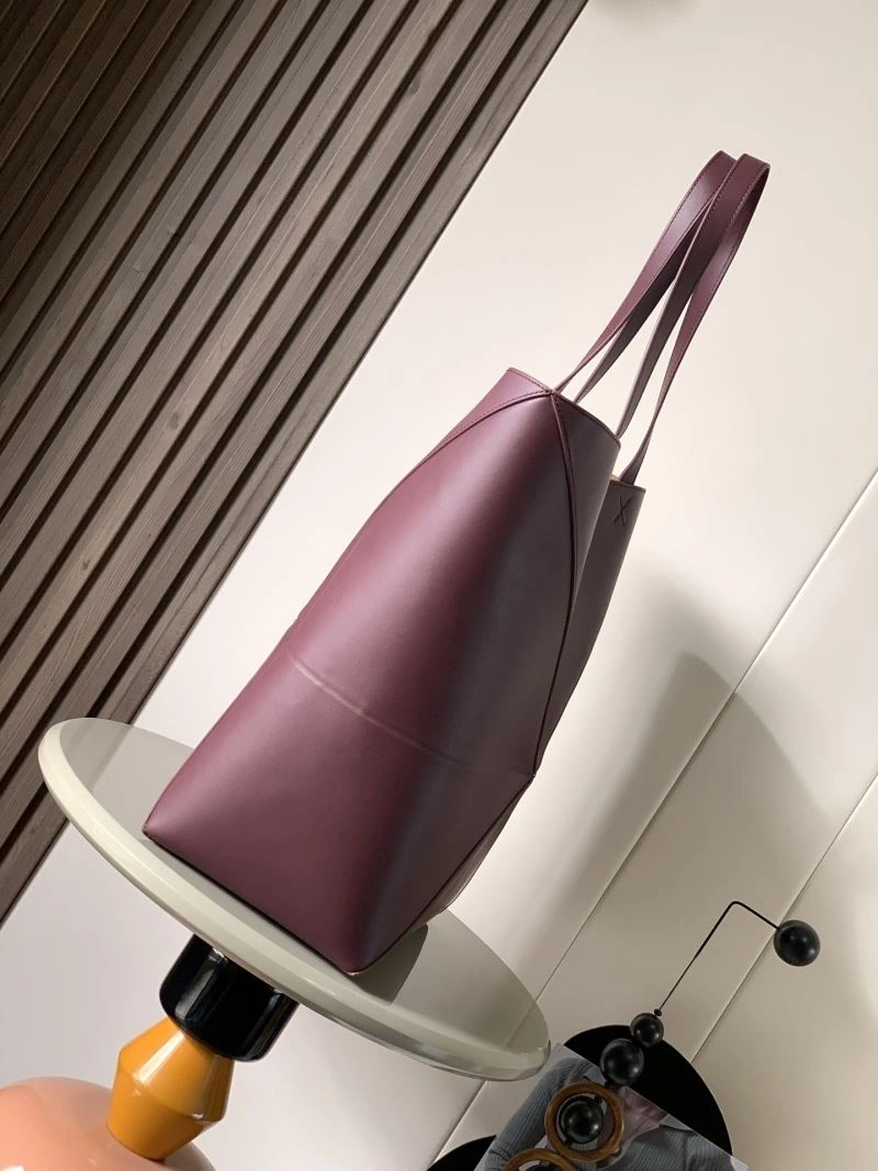 ModernLook Loewe Shopping Bags 61152