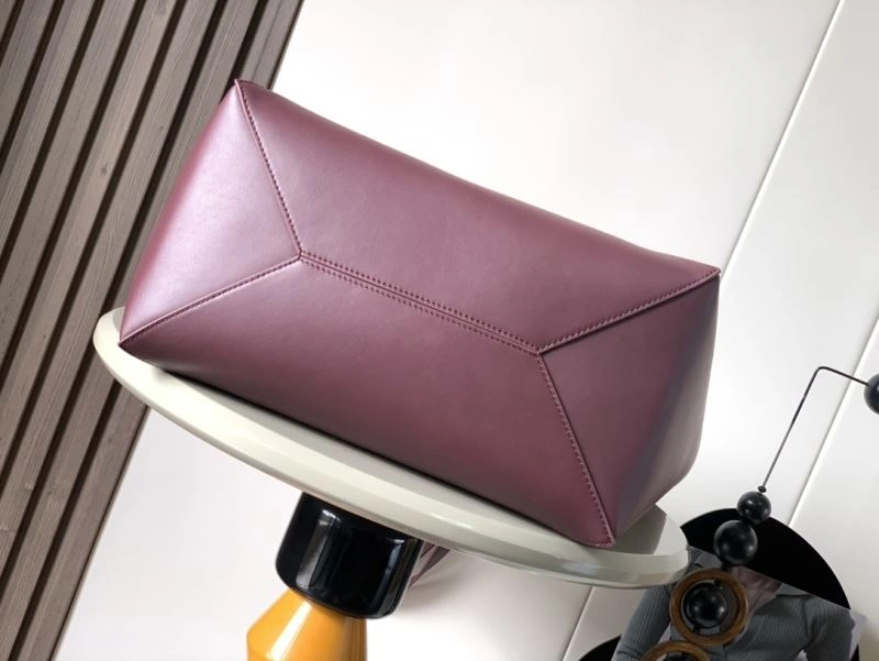 ModernLook Loewe Shopping Bags 61152