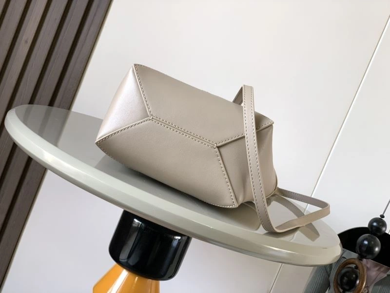 ZipUp Loewe Shopping Bags 61153
