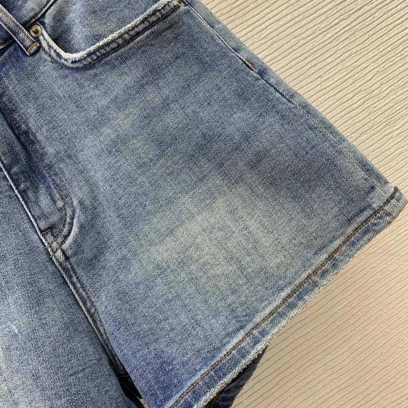 Elegant Loewe Short Pants 149678