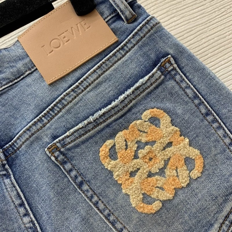 Elegant Loewe Short Pants 149678