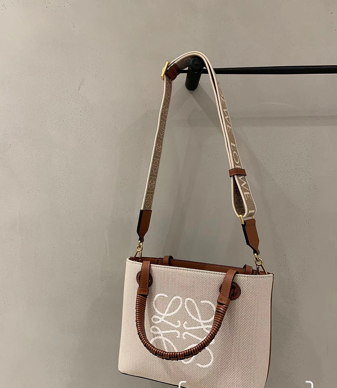 Premium Loewe Shoulder Straps 72019