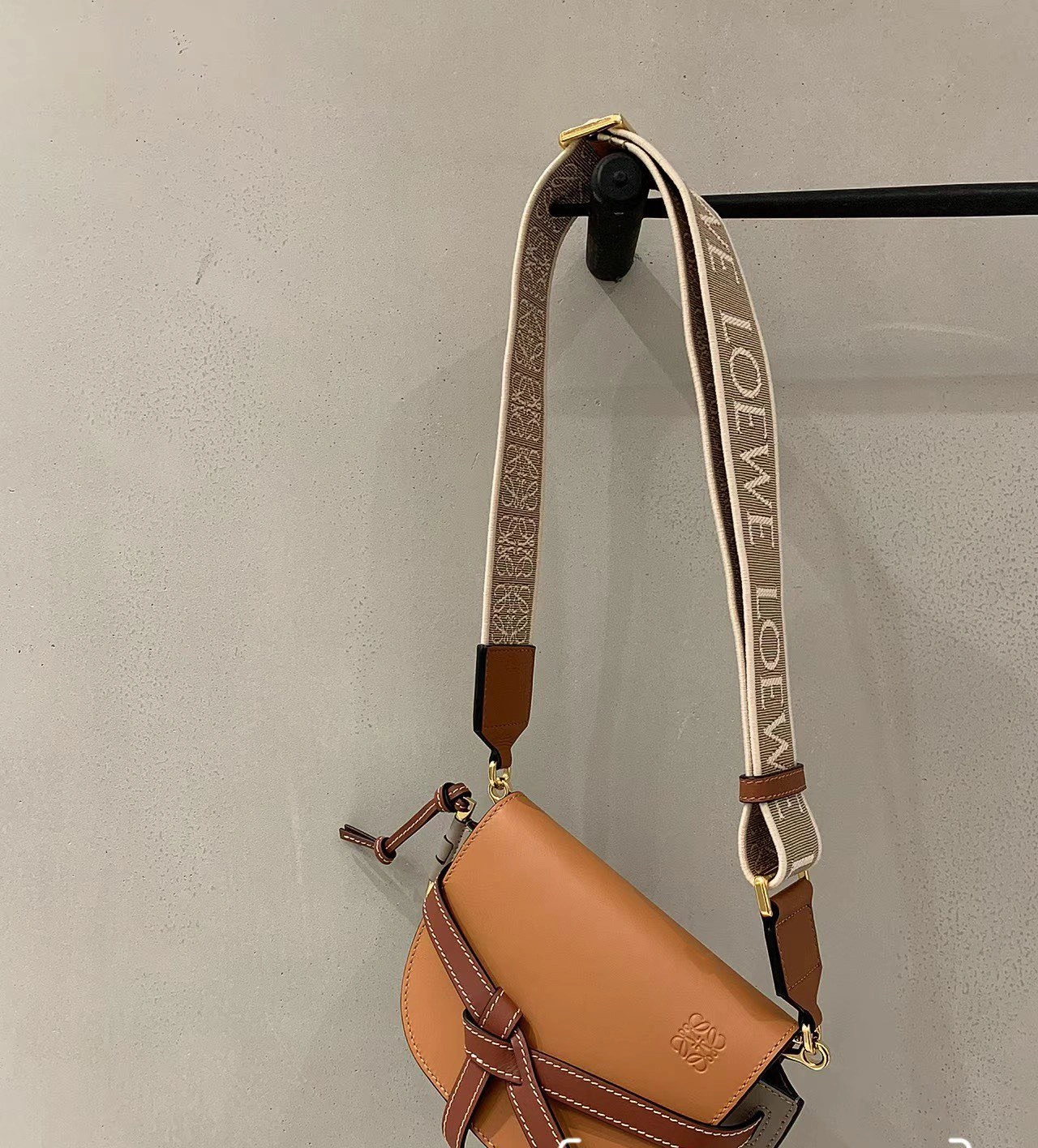 Premium Loewe Shoulder Straps 72019
