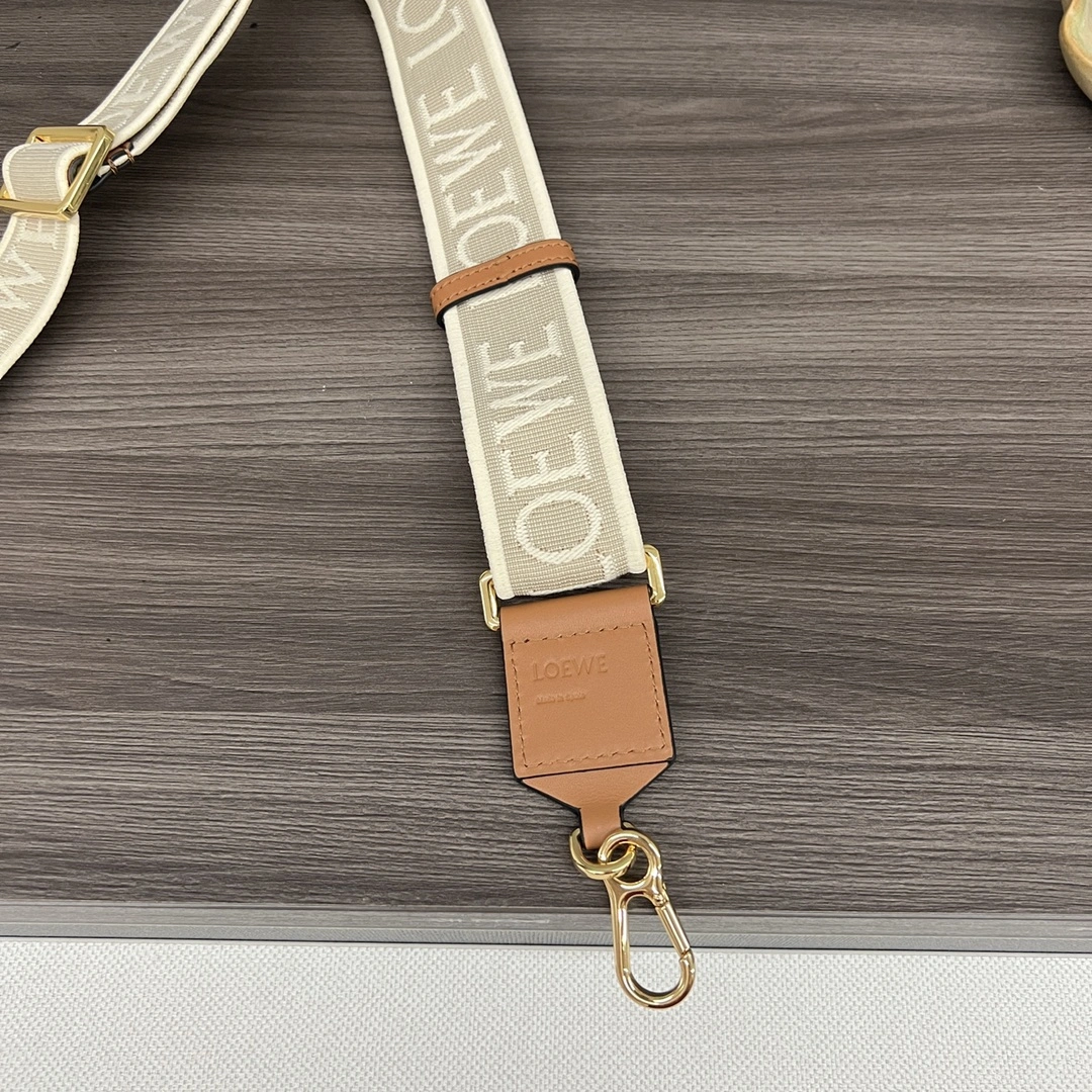 Loewe Shoulder Straps Unisex 67138