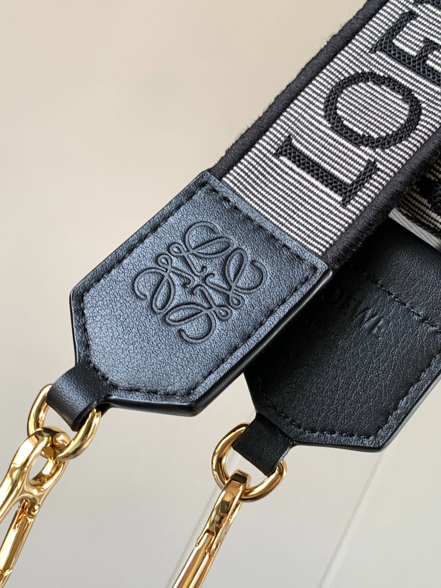 Snug Loewe Shoulder Straps 71866
