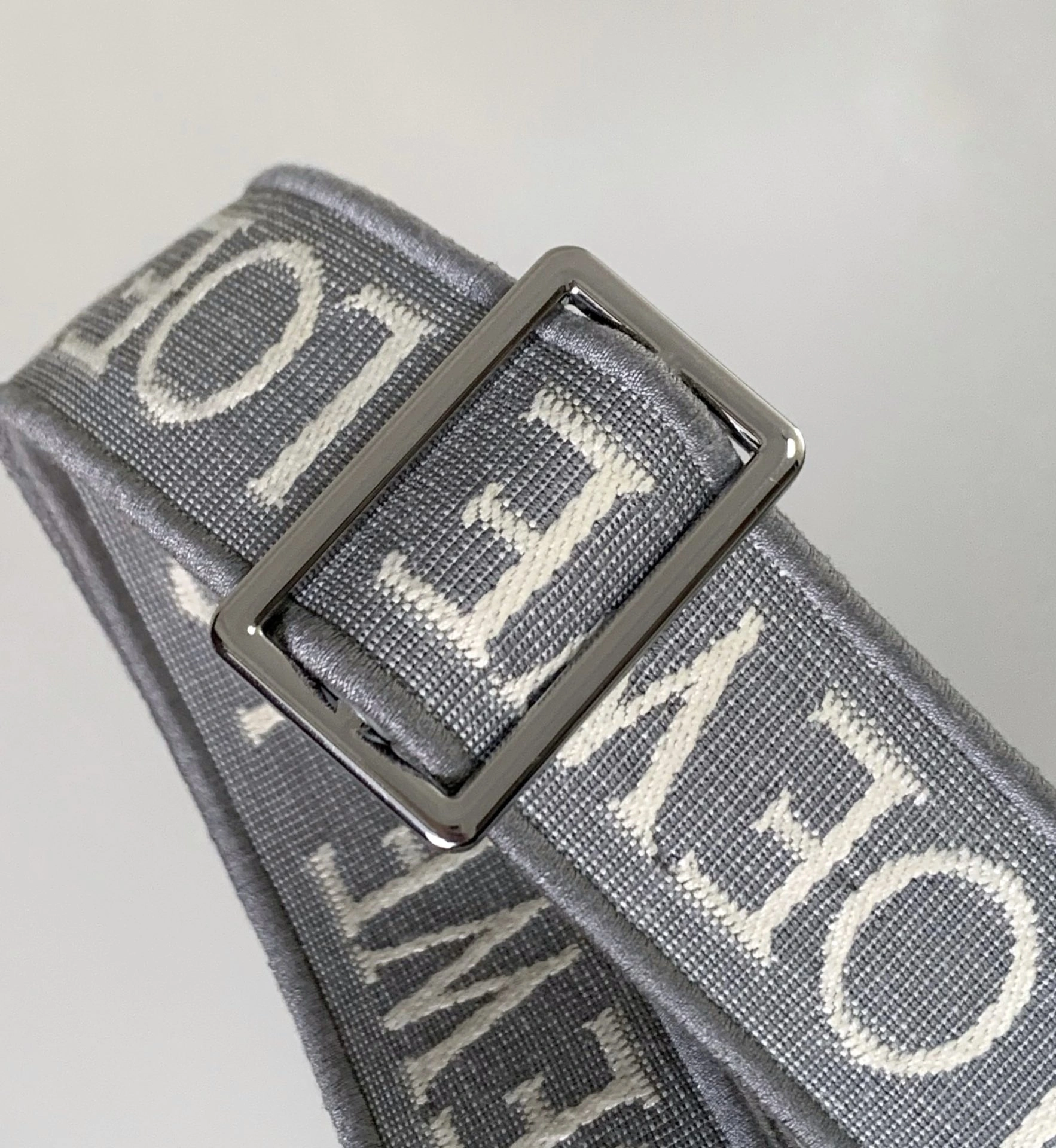 Loewe Shoulder Straps Seasonal 71869