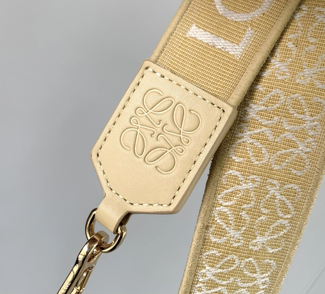 Sporty Loewe Shoulder Straps 71862