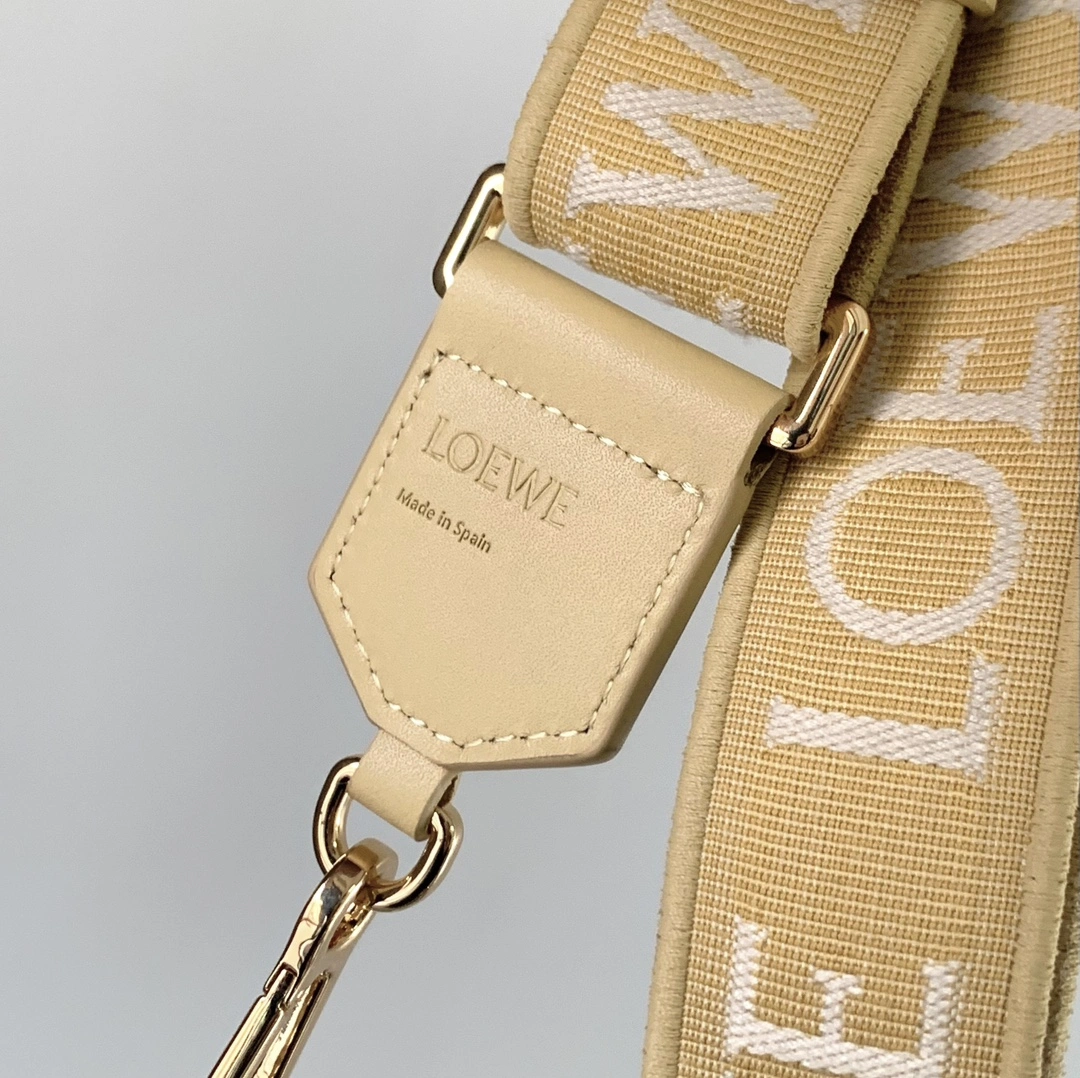 Sporty Loewe Shoulder Straps 71862