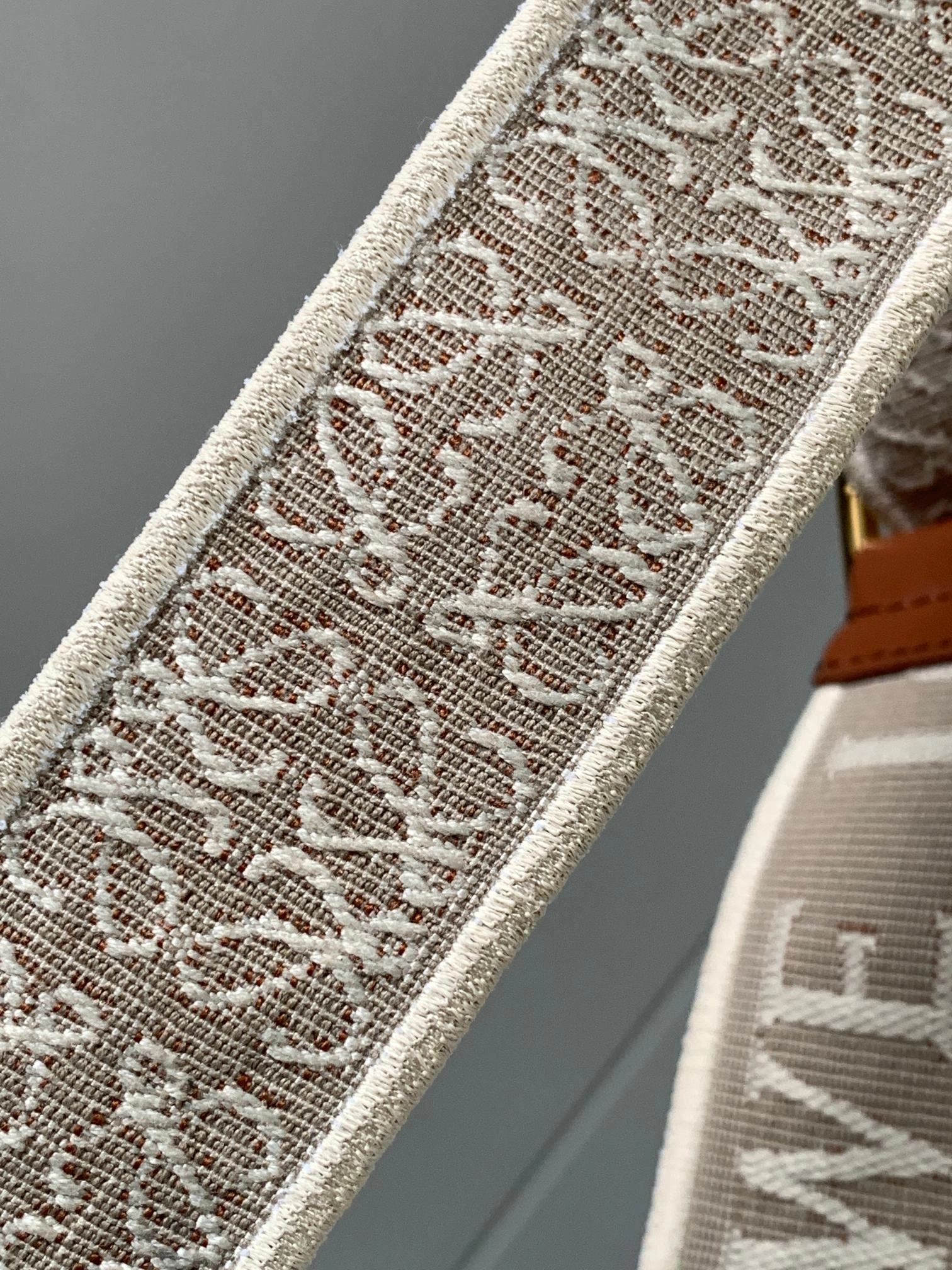 Breathable Loewe Shoulder Straps 71871