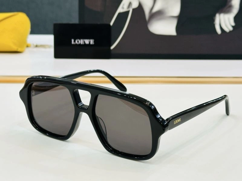 Cozy Loewe Sunglasses 280321