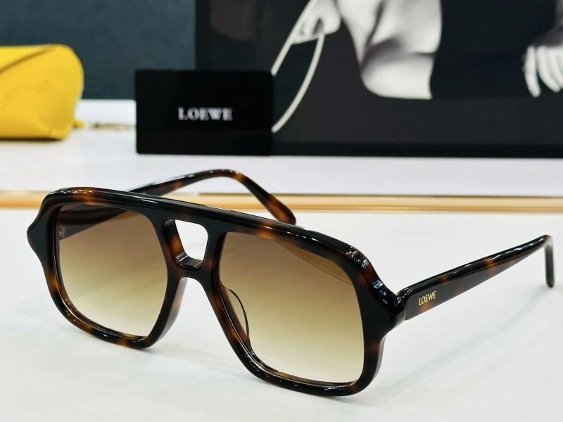 Cozy Loewe Sunglasses 280321