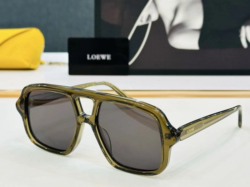 Cozy Loewe Sunglasses 280321