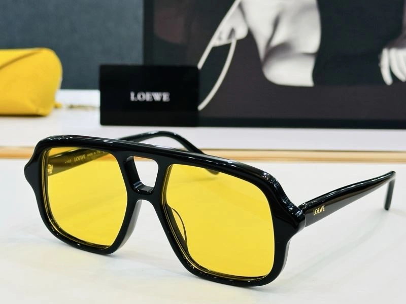 Cozy Loewe Sunglasses 280321