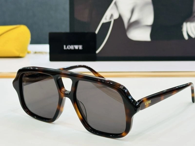 Cozy Loewe Sunglasses 280321