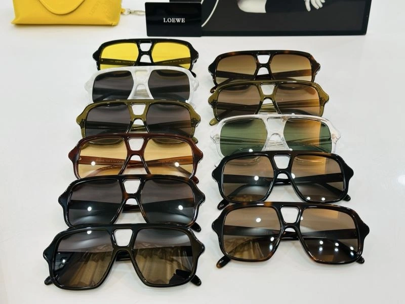 Cozy Loewe Sunglasses 280321