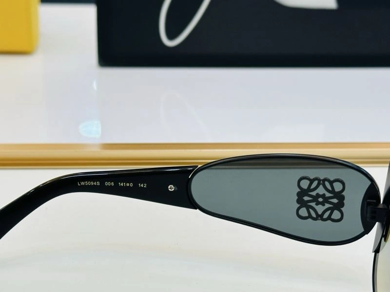 Trendsetting Loewe Sunglasses 280303