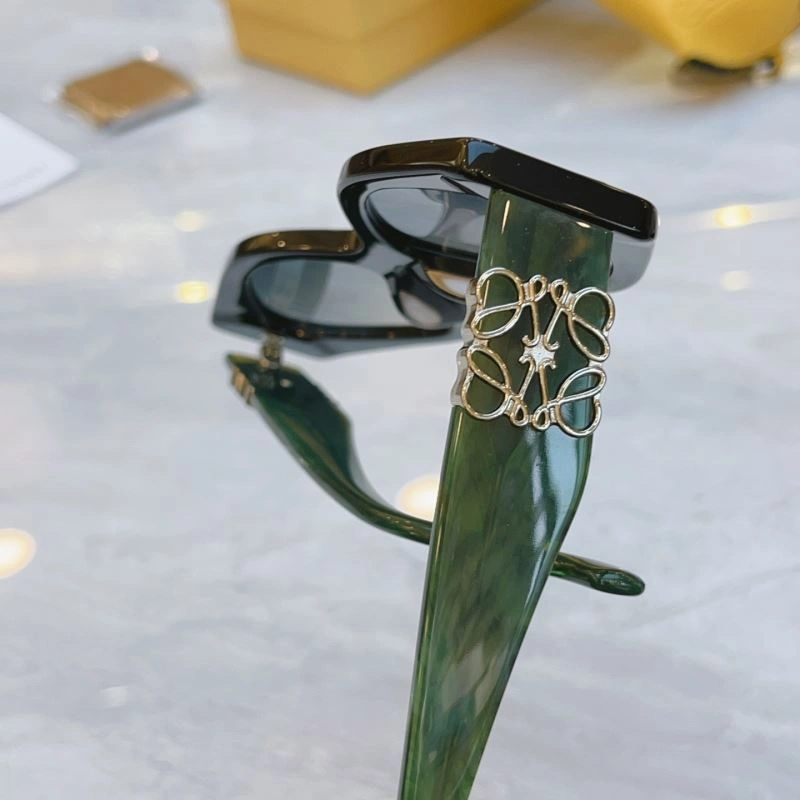 Sustainable Loewe Sunglasses 280328