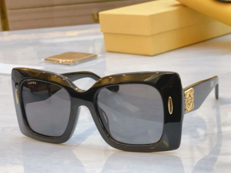 Loewe Sunglasses Refined 280317