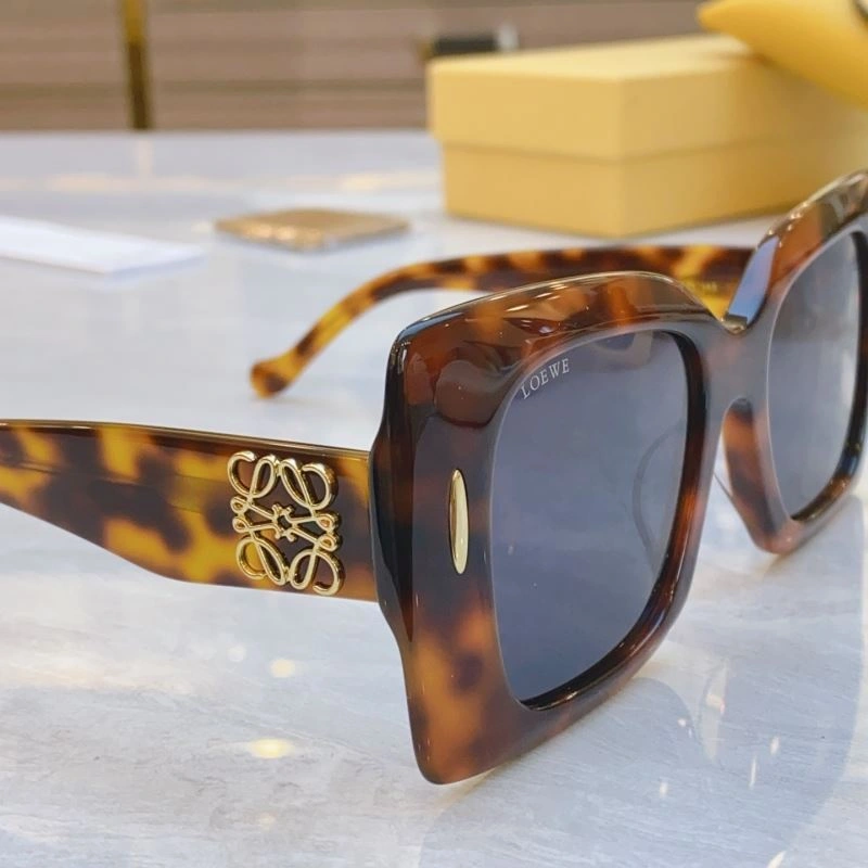 Loewe Sunglasses Refined 280317