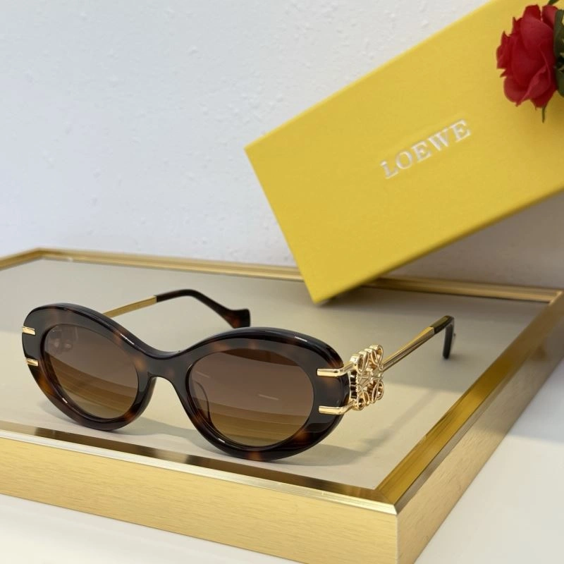 Versatile Loewe Sunglasses 280391