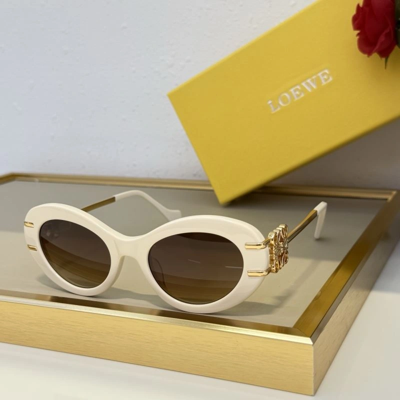 Versatile Loewe Sunglasses 280391