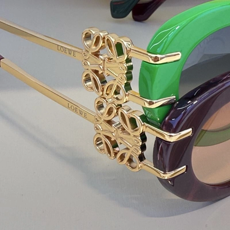 Versatile Loewe Sunglasses 280391
