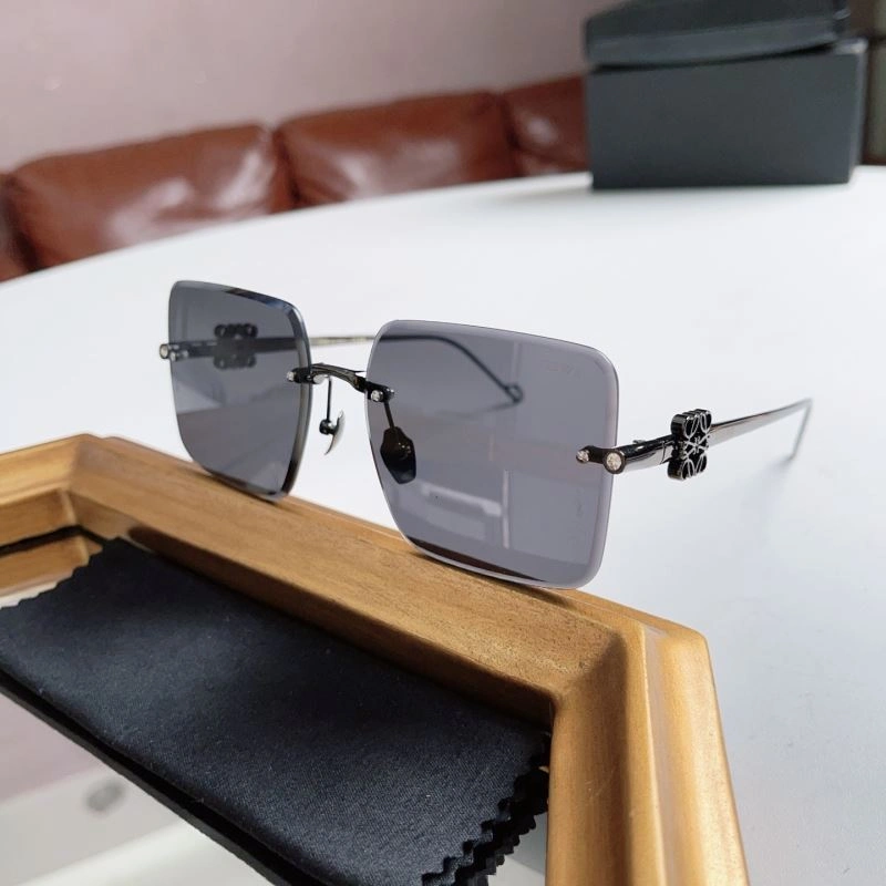 Loewe Sunglasses SmoothTexture 280366