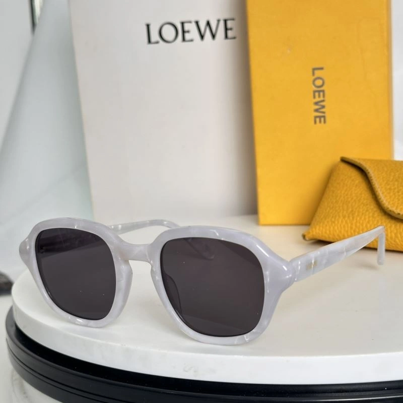 Fashionable Loewe Sunglasses 280359