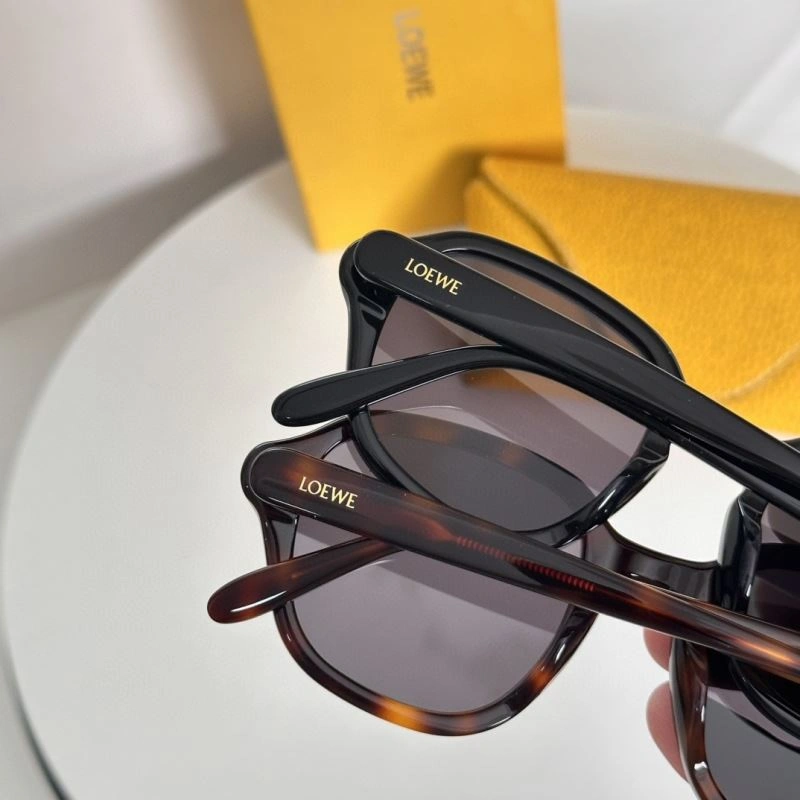 Fashionable Loewe Sunglasses 280359