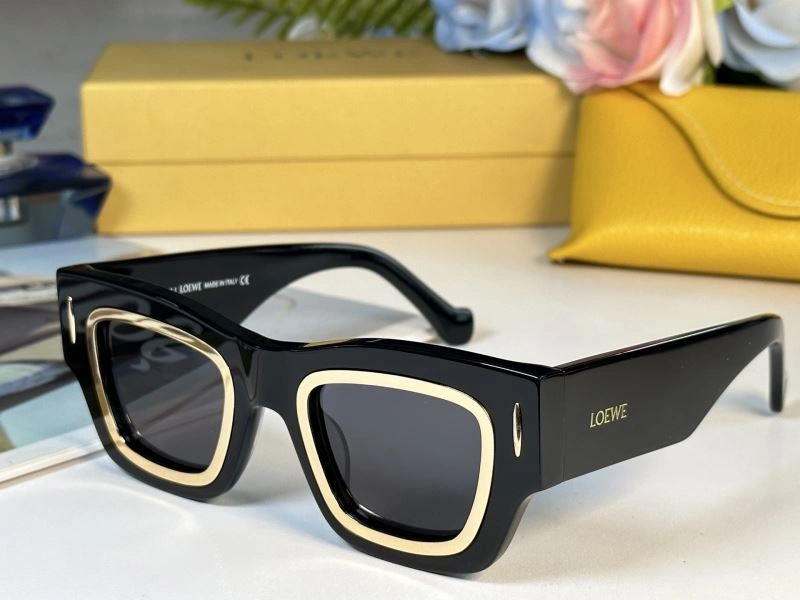 Loewe Sunglasses Fashionable 280347
