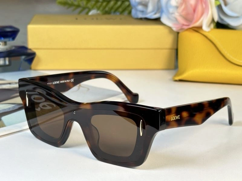 Loewe Sunglasses Unisex 280356