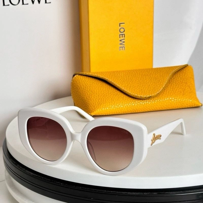 Versatile Loewe Sunglasses 280344