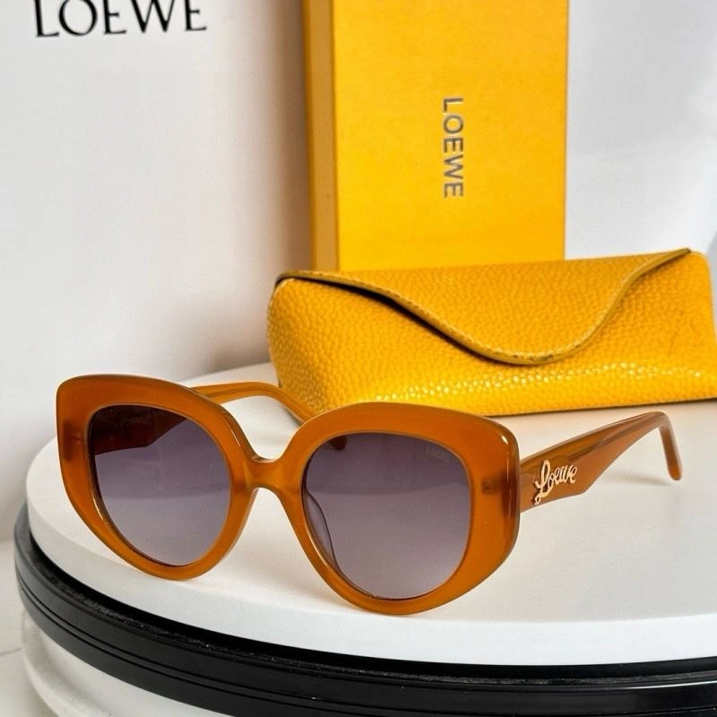 Versatile Loewe Sunglasses 280344