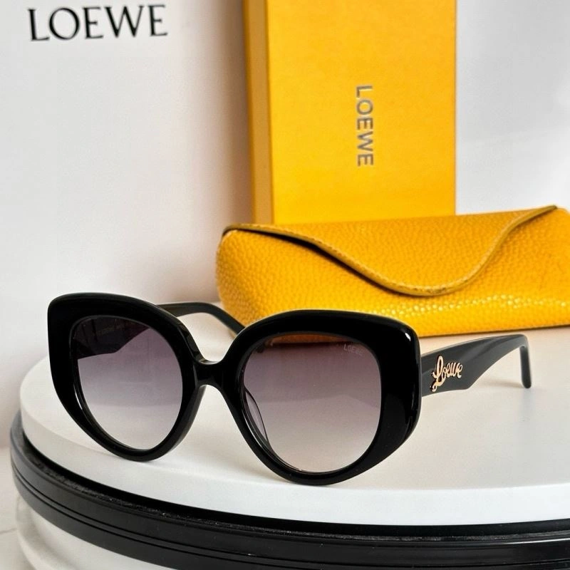 Versatile Loewe Sunglasses 280344