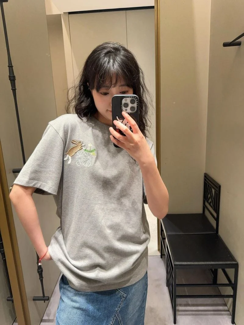 UrbanChic Loewe T-Shirts 163742