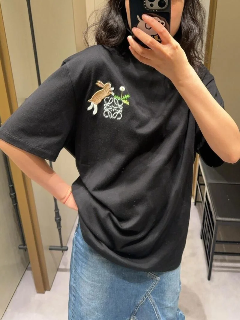 UrbanChic Loewe T-Shirts 163742