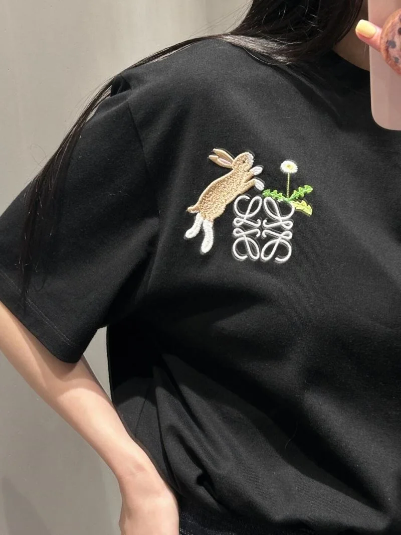 UrbanChic Loewe T-Shirts 163742