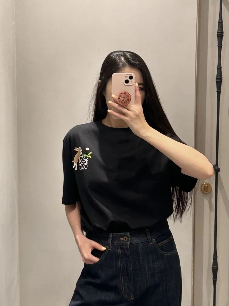 UrbanChic Loewe T-Shirts 163742