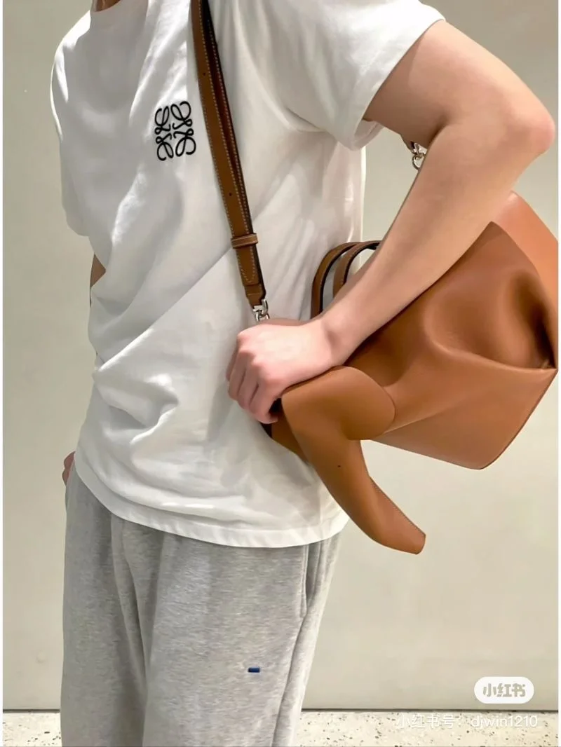 Bold Loewe T-Shirts 163679