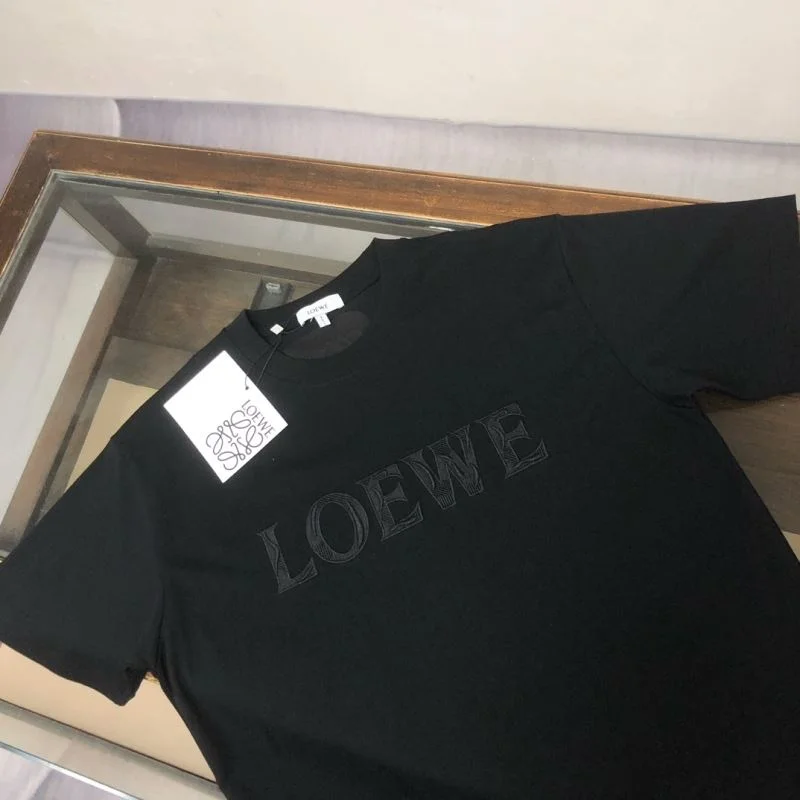 UrbanChic Loewe T-Shirts 164110