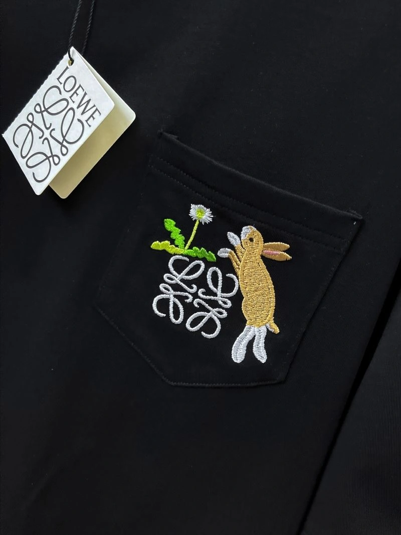 Trendsetting Loewe T-Shirts 160438
