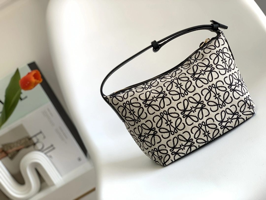 Loewe Top Handle Bags Supportive 67122