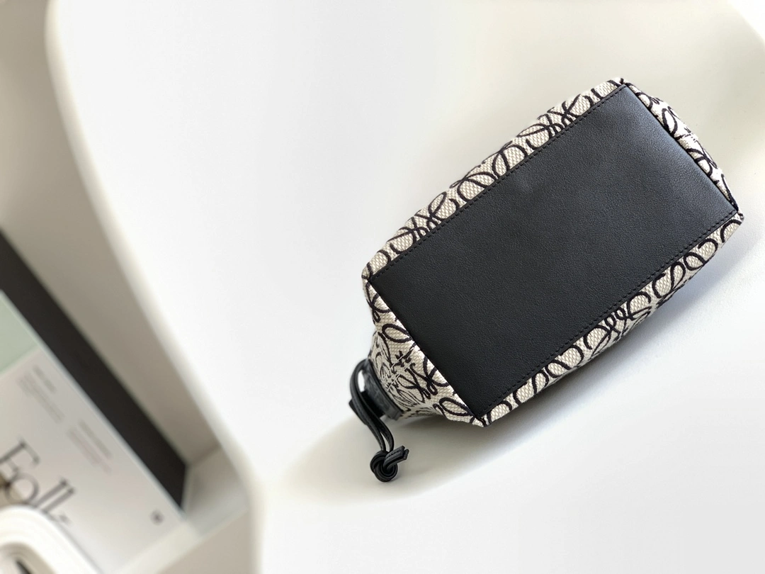 Loewe Top Handle Bags Supportive 67122
