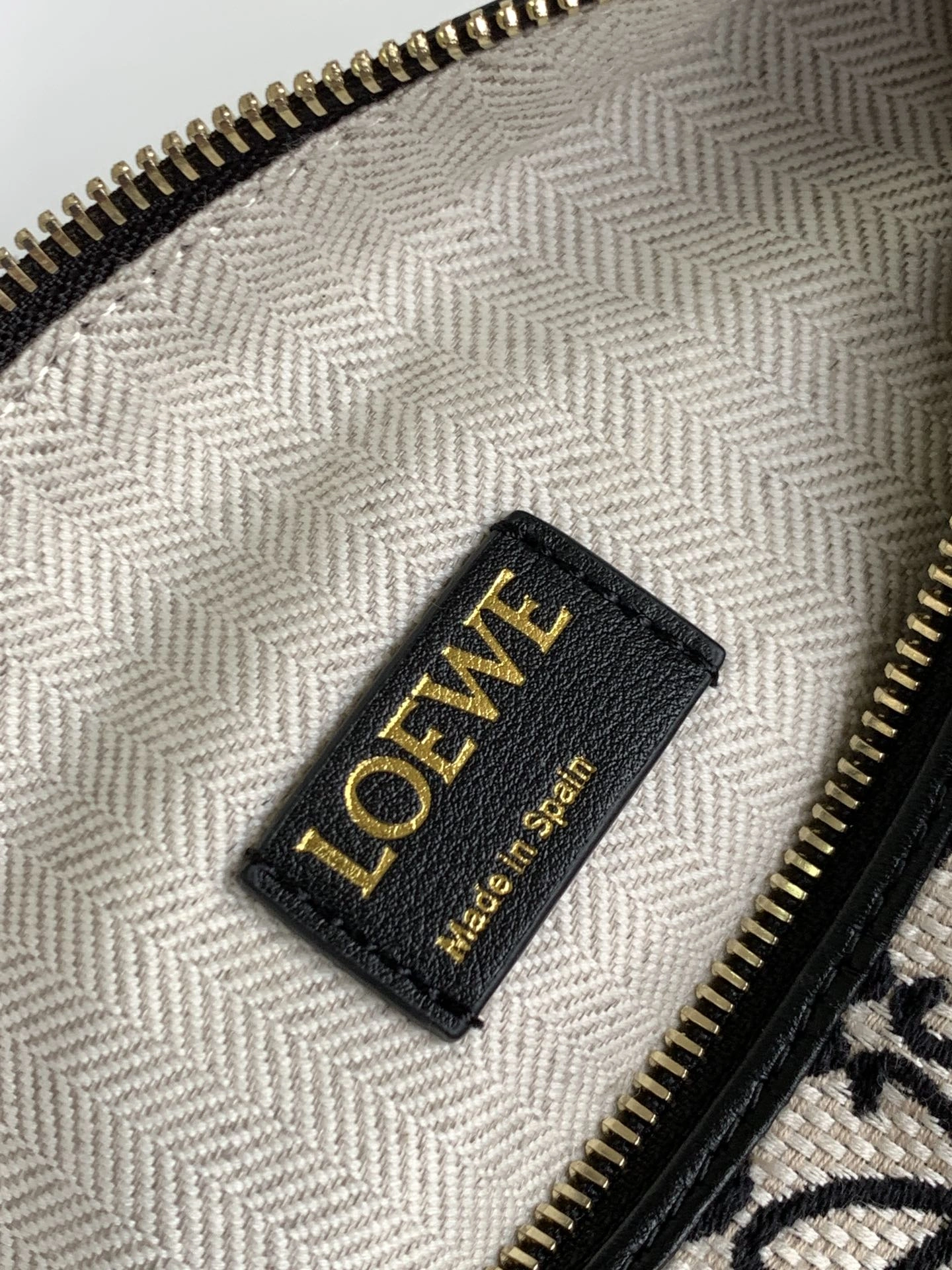 Loewe Top Handle Bags Supportive 67122