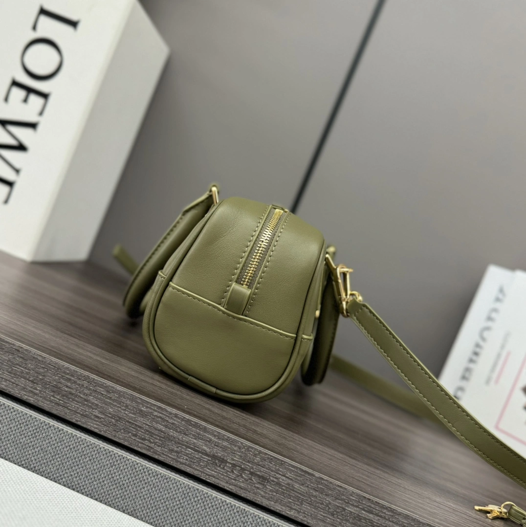 Breathable Loewe Top Handle Bags 67169