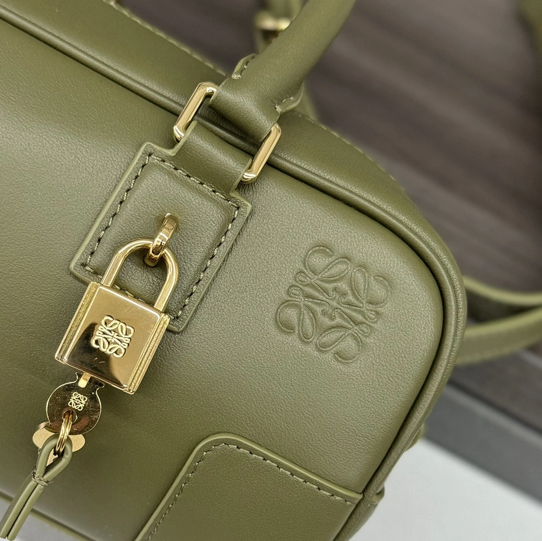 Breathable Loewe Top Handle Bags 67169