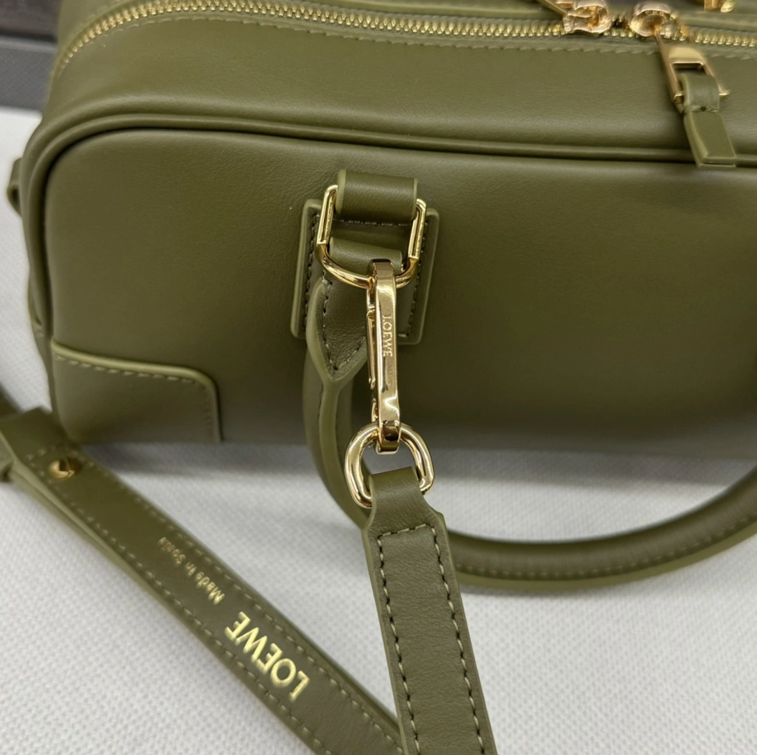 Breathable Loewe Top Handle Bags 67169