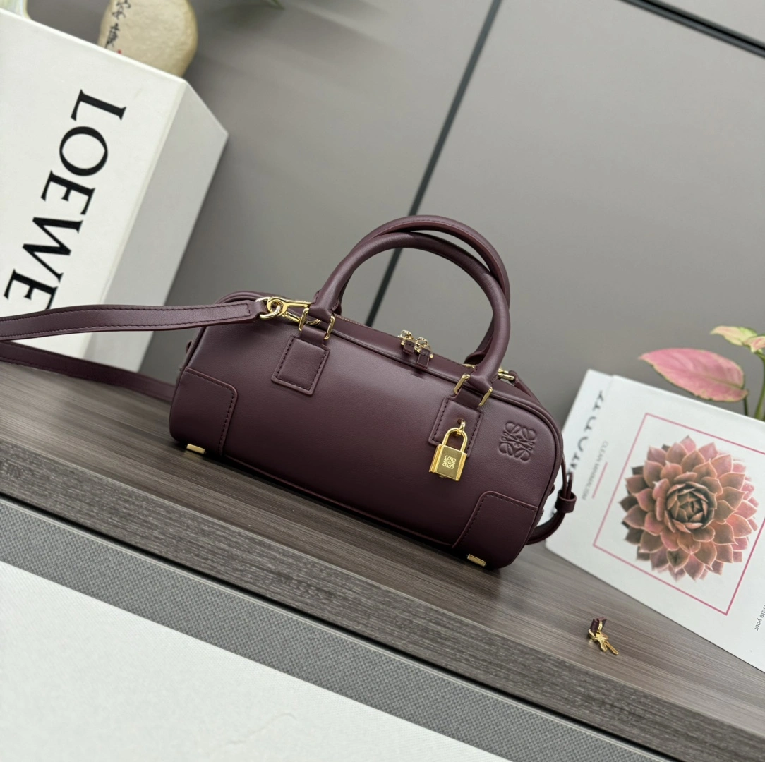 Sustainable Loewe Top Handle Bags 67124