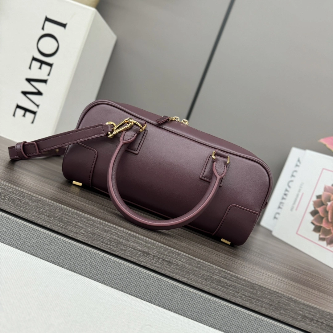Sustainable Loewe Top Handle Bags 67124