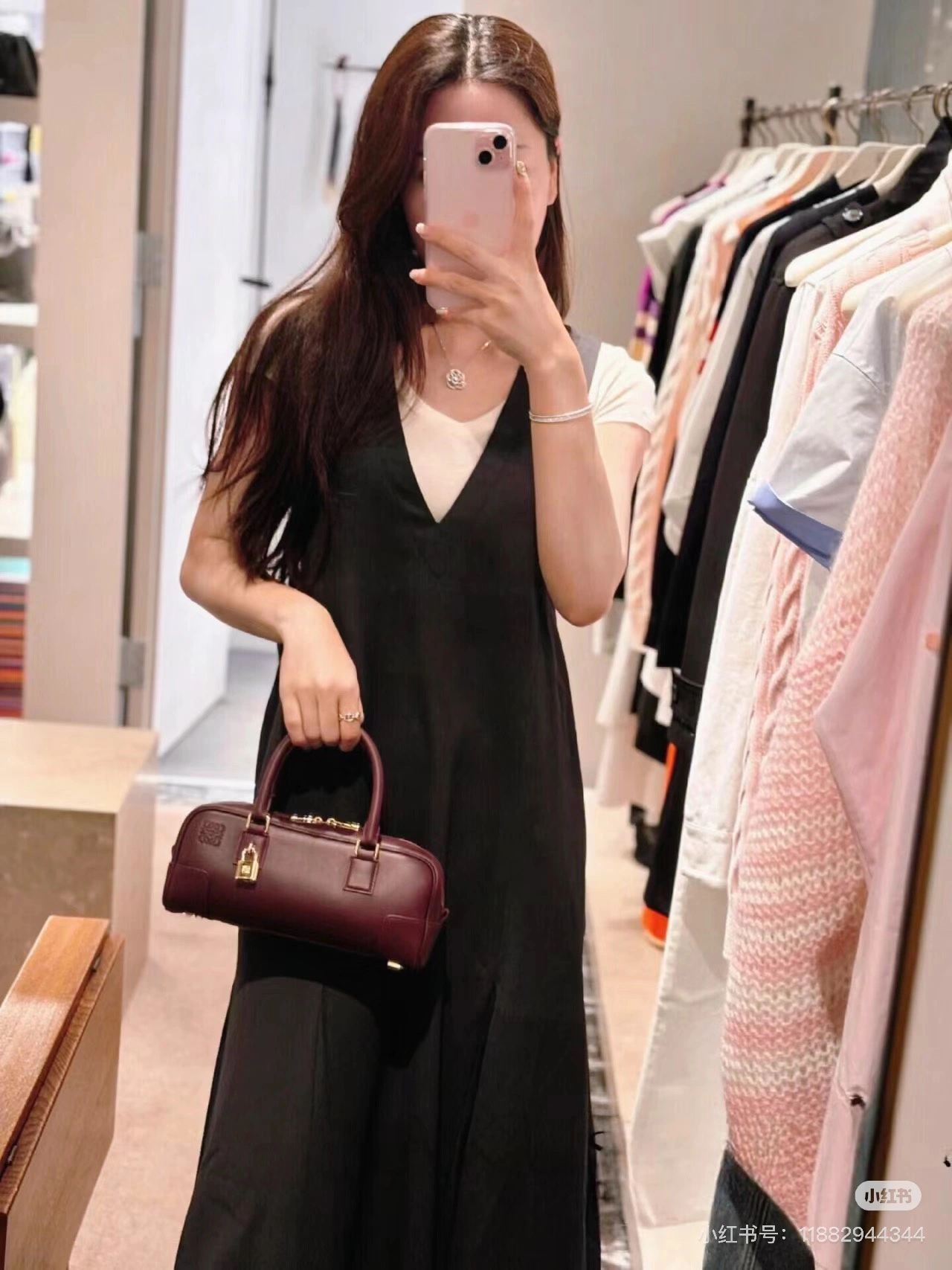Sustainable Loewe Top Handle Bags 67124